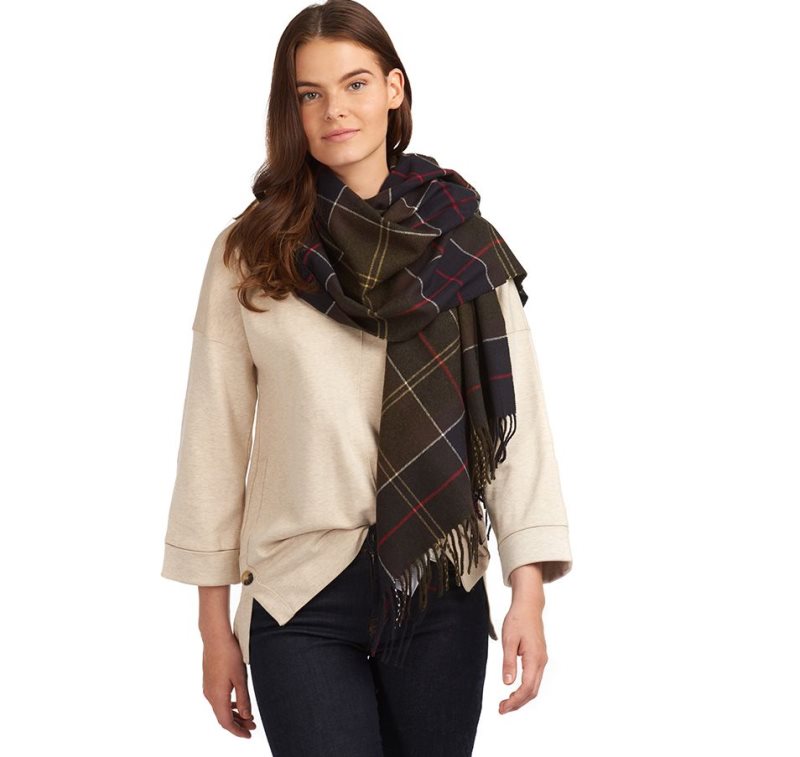 Classic Tartan Barbour Hailes Tartan Wrap | TWC-059428